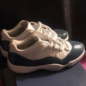 Jordan 11 Lows